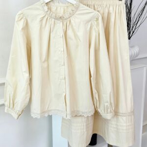 AURORA Ruffle Collar Blouse & Lace Trim Maxi Skirt 穿搭灵感搭配图 设计感女装 | Styling inspiration outfit idea minimalist designer dress