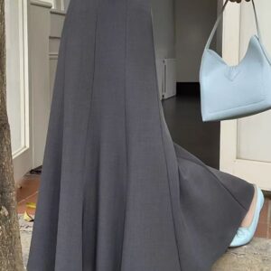 AURORA Tailored A-Line Midi Skirt 穿搭灵感搭配图 设计感女装 | Styling inspiration outfit idea minimalist designer dress
