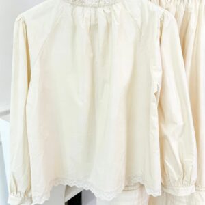 AURORA Ruffle Collar Blouse & Lace Trim Maxi Skirt 穿搭灵感搭配图 设计感女装 | Styling inspiration outfit idea minimalist designer dress